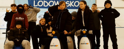 Na lodowej tafli – sportowo i z uśmiechem